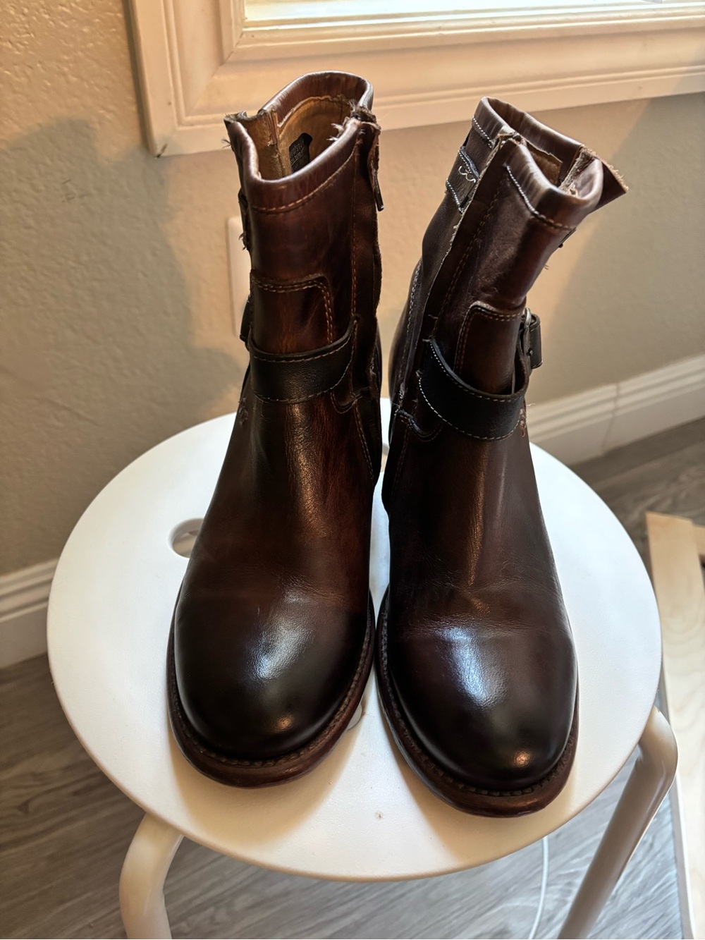 Women’s Bed|Stu: Artisanal Brown Leather Zip-Back Ankle Boots.